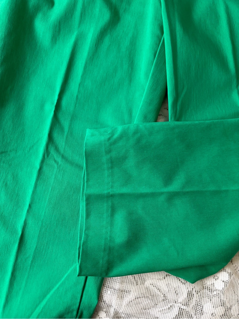 Counterparts kelly Green Cropped Pull-On Pants with Gold Buttons - Picture 2 of 6